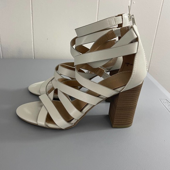 American Eagle Outfitters Cream Strappy Block Heel Sandals - Picture 3 of 8